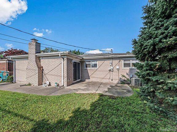 2nd image of 34294 Greentrees Rd