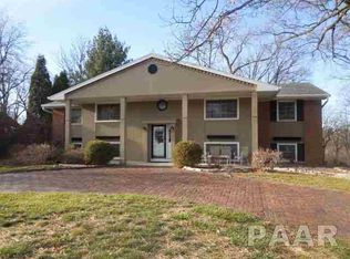 7613 N Edgewild Dr, Peoria, IL 61614