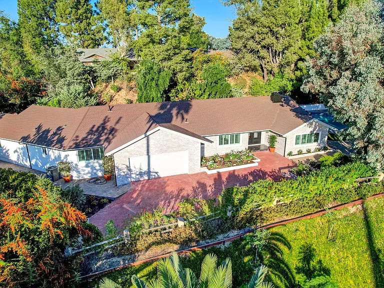 4732 Del Moreno Dr — Photo 75