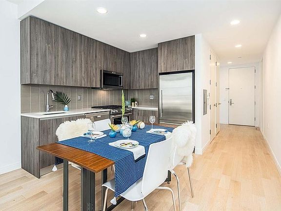 5th image of 160 1st St #301