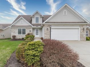 501 Falling Leaf Dr, Seven Hills, OH 44131