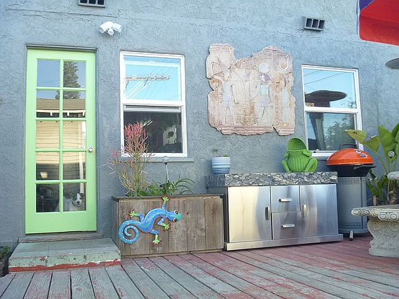 3rd image of 3175 Myrtle Ave