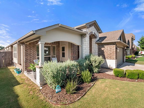 5th image of 144 Summer Vista Dr
