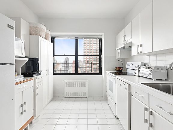 4th image of 345 E 80th St APT 33F