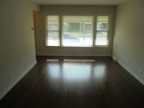 2nd image of 9639 S Maplewood Ave