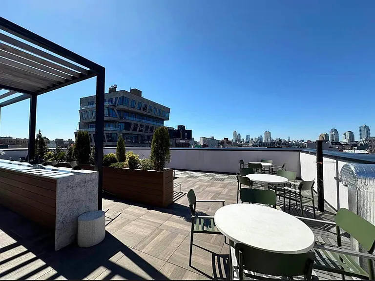 366 Leonard St #2C — Photo 6