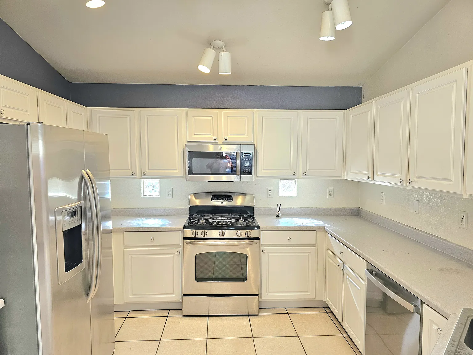 5607 Crowbush Cove Pl — Photo 2