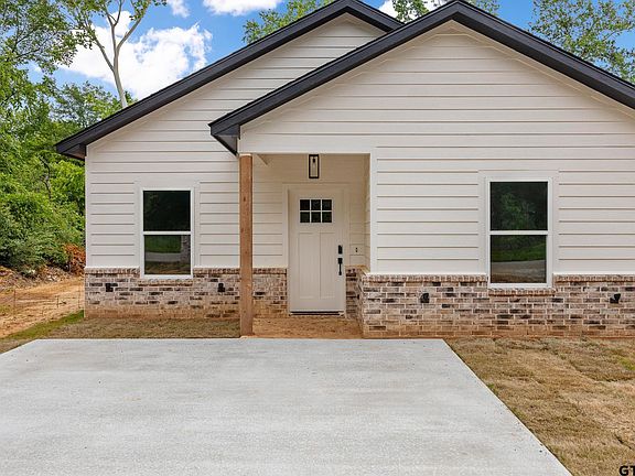 3rd image of 726 Boyd Ave