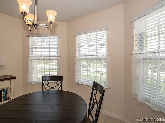 5th image of 425 White Coral Ln