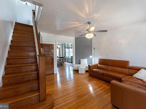 3rd image of 1653 W Mentor St