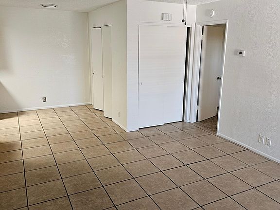 3rd image of 426 W Pontiac Dr Unit 2