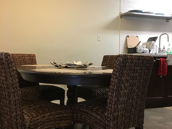 2nd image of 1421 Amherst Ave APT 3