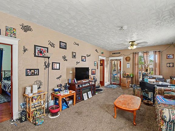 4th image of 204 2nd Ave
