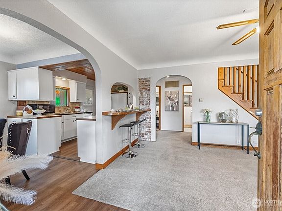 5th image of 203 17th Street NW