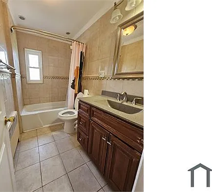 821 Penfield St — Photo 1