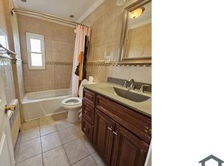 821 Penfield St, Bronx, NY 10470