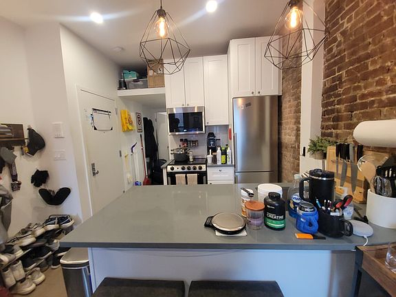 5th image of 7 Saint Marks Pl APT 12