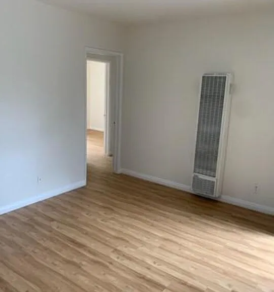 7906 S San Pedro St #4 — Photo 5