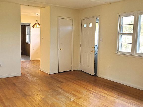 3rd image of 8614 Linton Hall Rd
