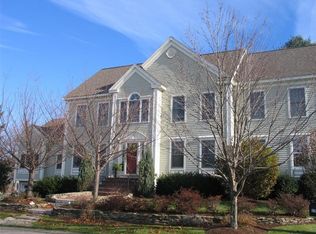 19 Fielding Ln, Hampton, NH 03842