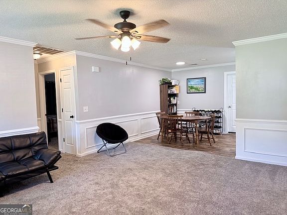 5th image of 2422 Walden Way