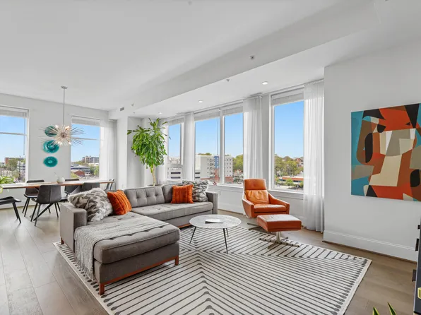 400 W North St APT 806, Raleigh, NC 27603