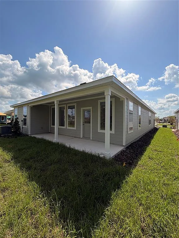 3 bed, 2.0 bath, 1825 sqft, $2,200 — Photo 3