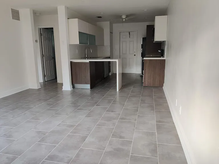 4905 N Flagler Dr #4 — Photo 1