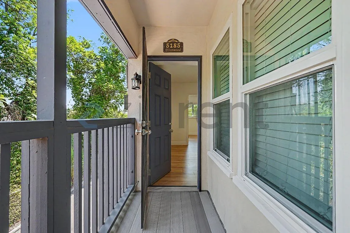 1 bed, 500 sqft, $1,750 — Photo 2