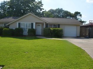 2406 Saba Ln, Port Neches, TX 77651