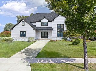 2435 Sittingbourne Ln, Beachwood, OH