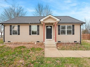 210 Hardin Ave, Dickson, TN 37055