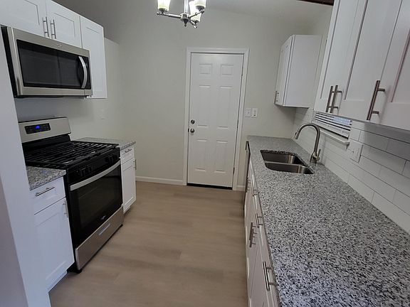 4th image of 4870 Kresge Dr
