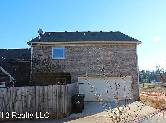 3rd image of 105 Daisy Cir