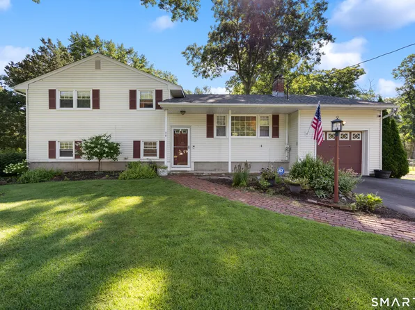 28 Fallon Drive, North Haven, CT 06473