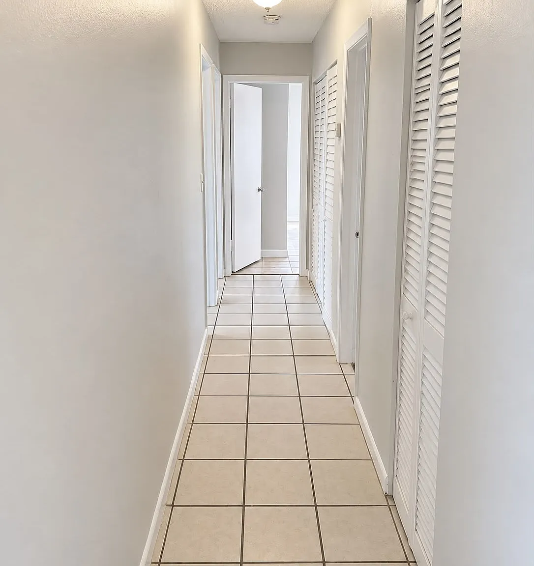 20620 NW 26 CT - 20620 — Photo 4