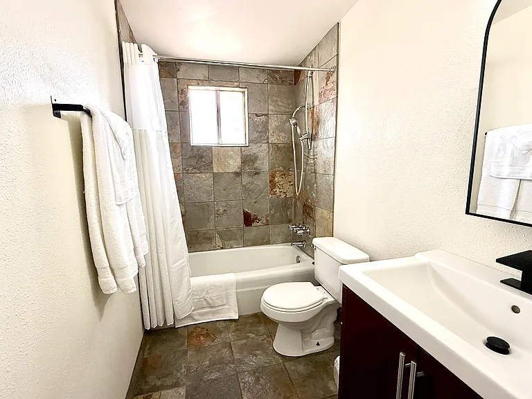 3025 E Blacklidge Dr — Photo 10