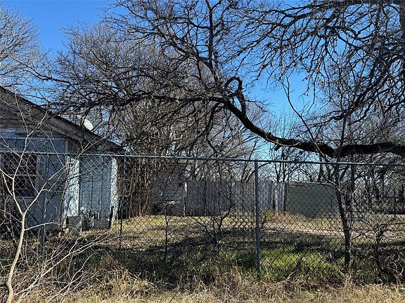 2nd image of 1309 Perez St Lot 30