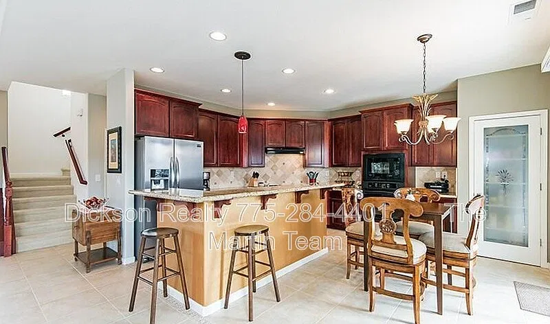 4 bed, 2.5 bath, 2389 sqft, $2,850 — Photo 3