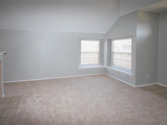 5th image of 2209 Oleander Way