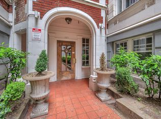1811 NW Couch St APT 104, Portland, OR 97209