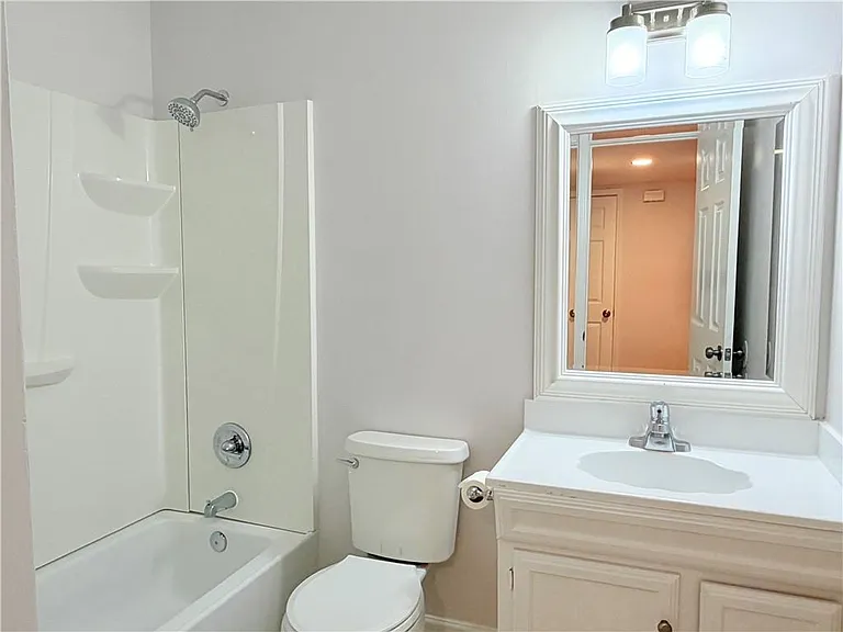 1166 Booth Rd SW #505 — Photo 13