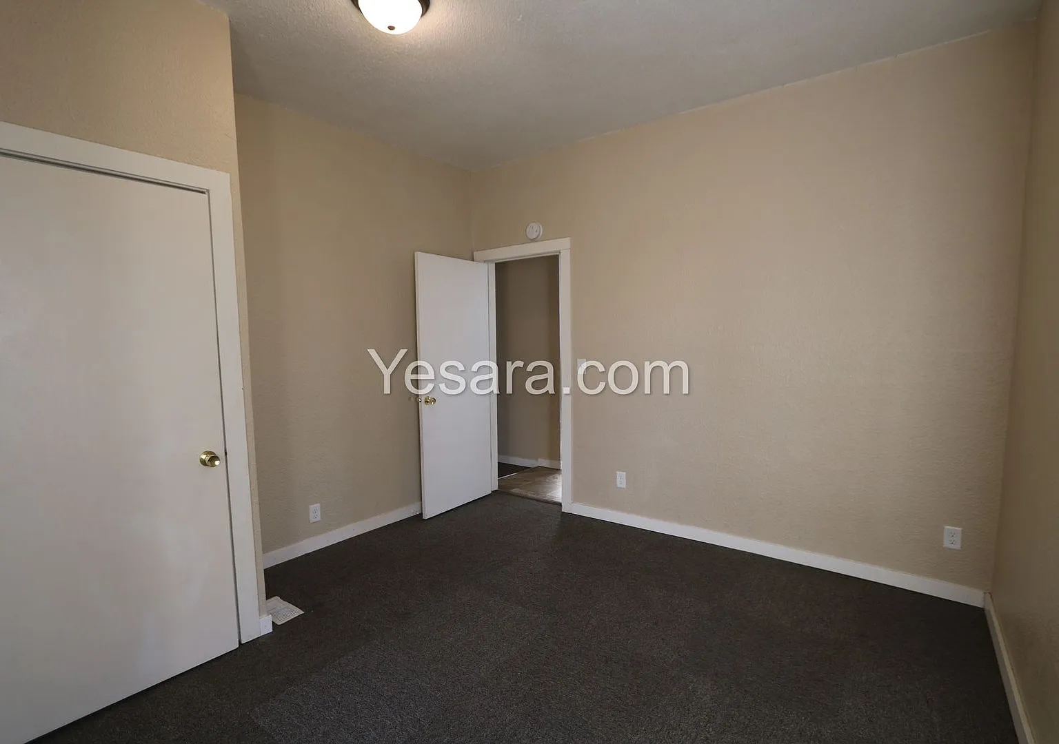 1409 Jefferson St, Burlington, IA 52601 — Photo 3
