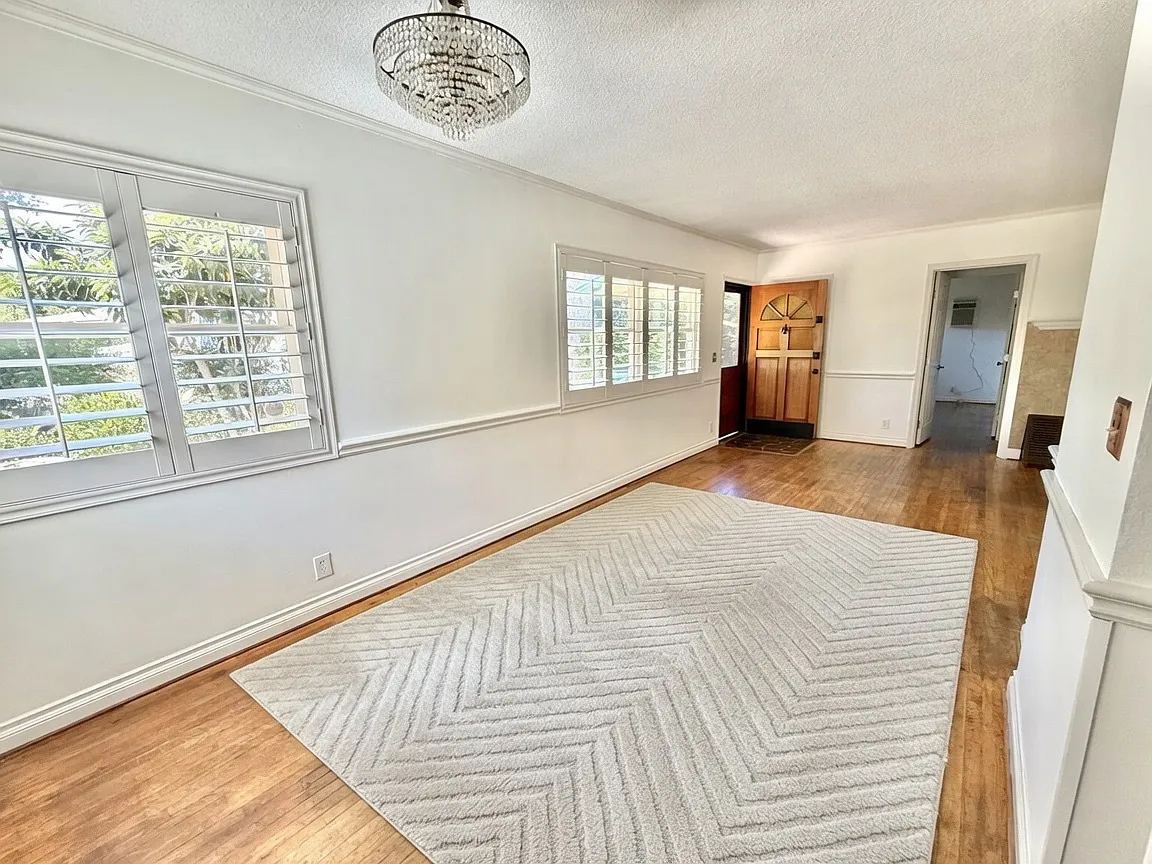 8726 Daines Dr — Photo 2