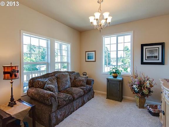 Living/dining room