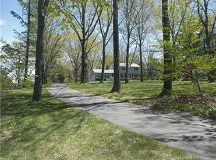 671 Gaylord Mountain Rd, Hamden, CT 06518