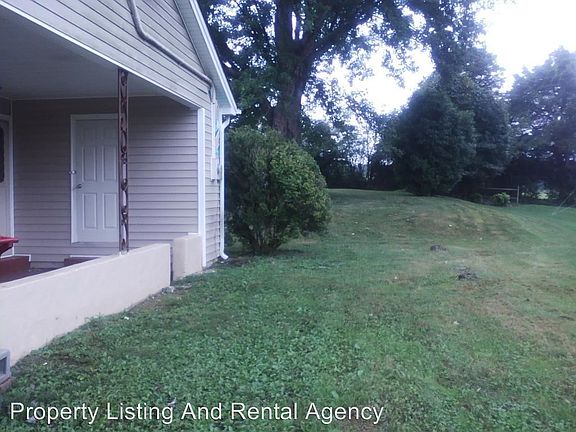 3rd image of 1306 Greenfield Dr