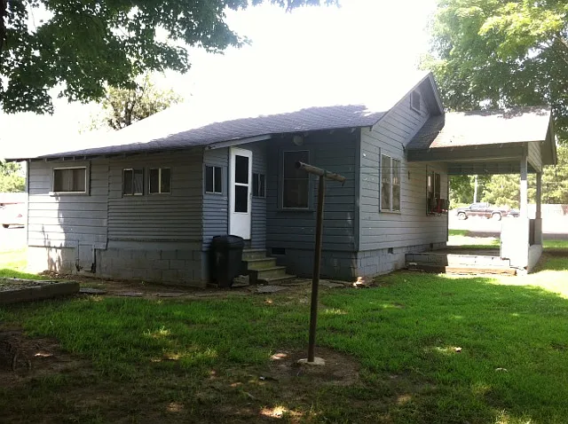 813 S Rogers St — Photo 39