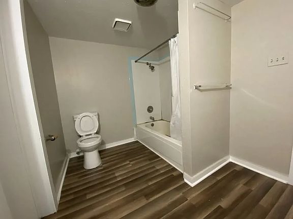 4th image of 227 Bustillos Dr