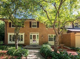 1090 Red Barn Ln, Elm Grove, WI 53122